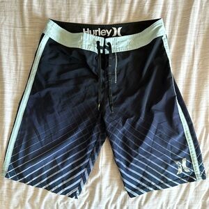 Hurley Phantom Men's Board Shorts Swim Trunks Black Purple Blue Cross Pattern